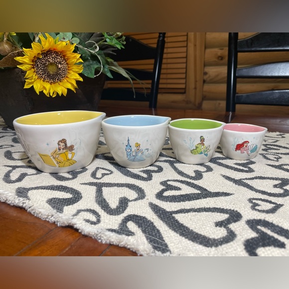 DISNEY PRINCESS Rae Dunn Measuring Cups - Picture 2 of 14